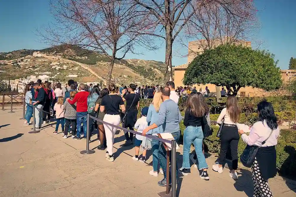 Warteschlange Nasridenpaläste Alhambra